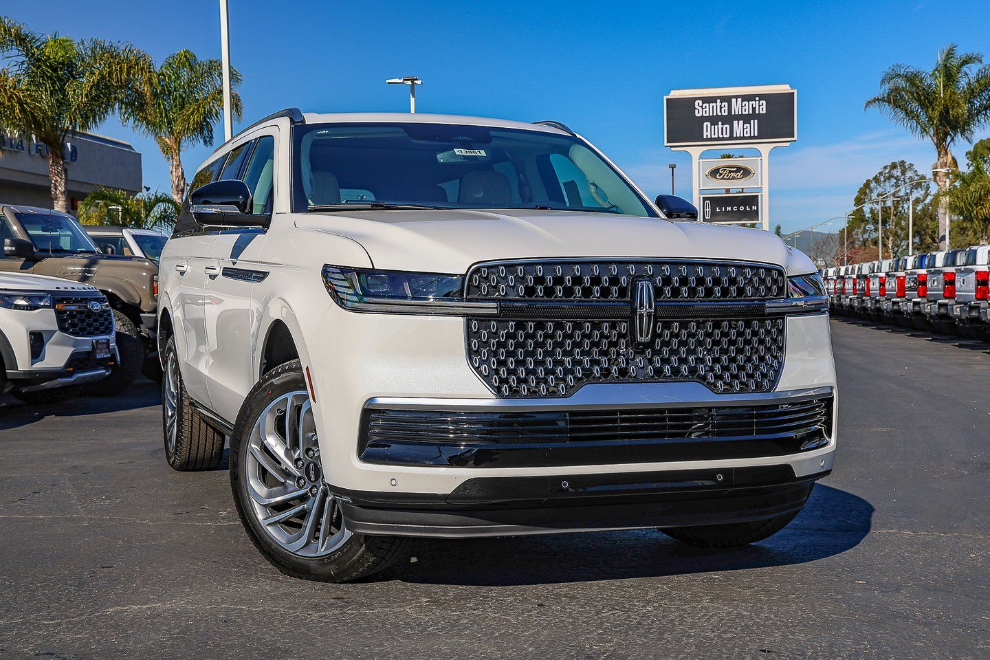 2026 Lincoln Navigator Reserve L 4WD's photo