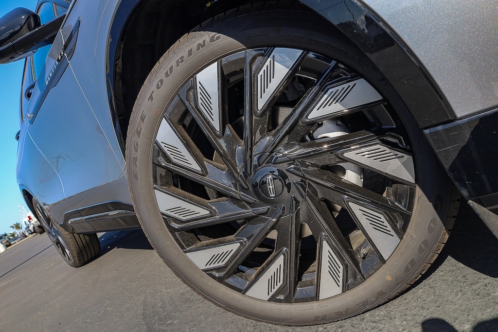 New 2025 Lincoln Nautilus Reserve SUV