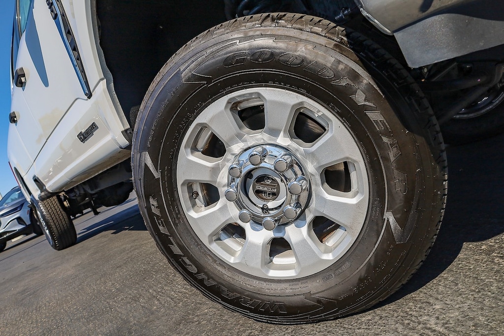 Used 2024 Ford F-250 XLT Crew Cab Truck