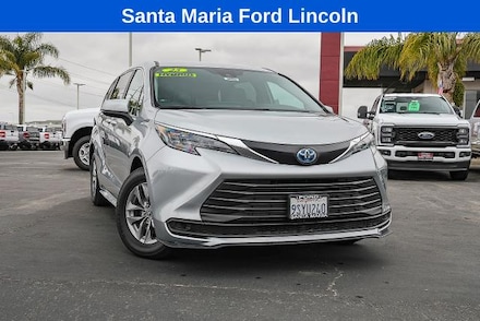 2025 Toyota Sienna LE 8 Passenger Van Passenger Van