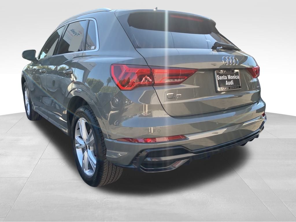 2022 Audi Q3 S line Premium Plus photo 3