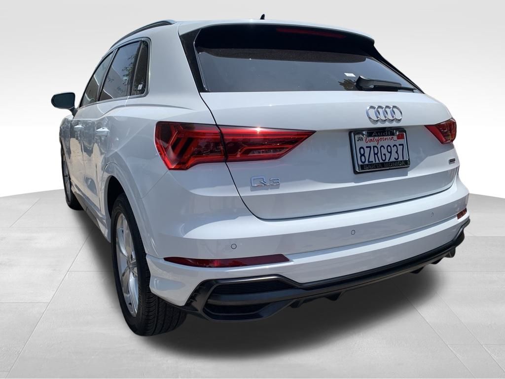 2022 Audi Q3 S line Premium Plus photo 3