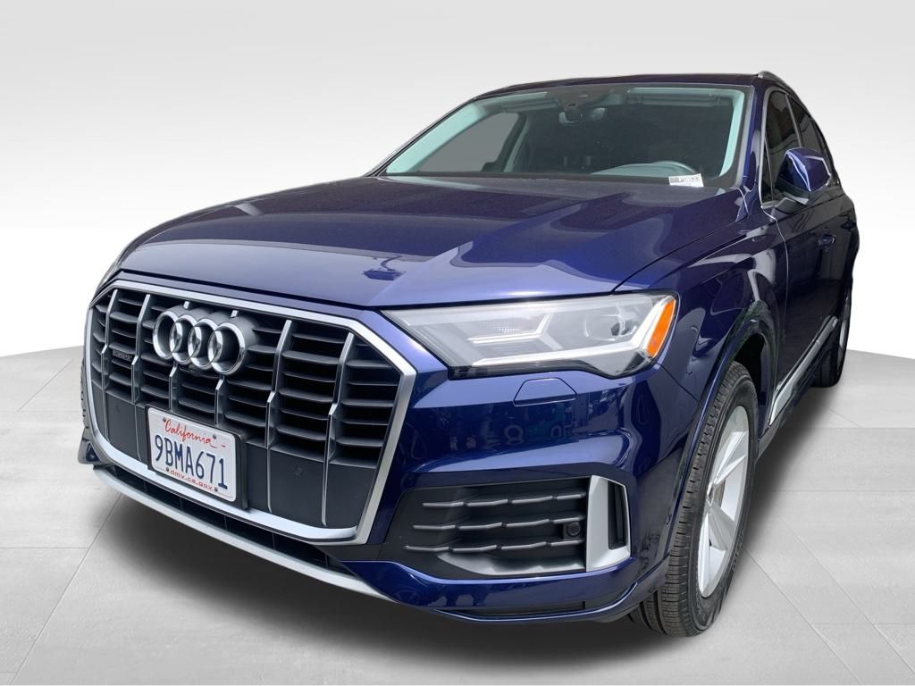 2022 Audi Q7 45 Premium photo 2