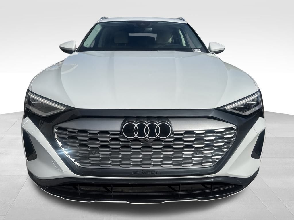 2024 Audi Q8 E-tron Premium Plus photo 3
