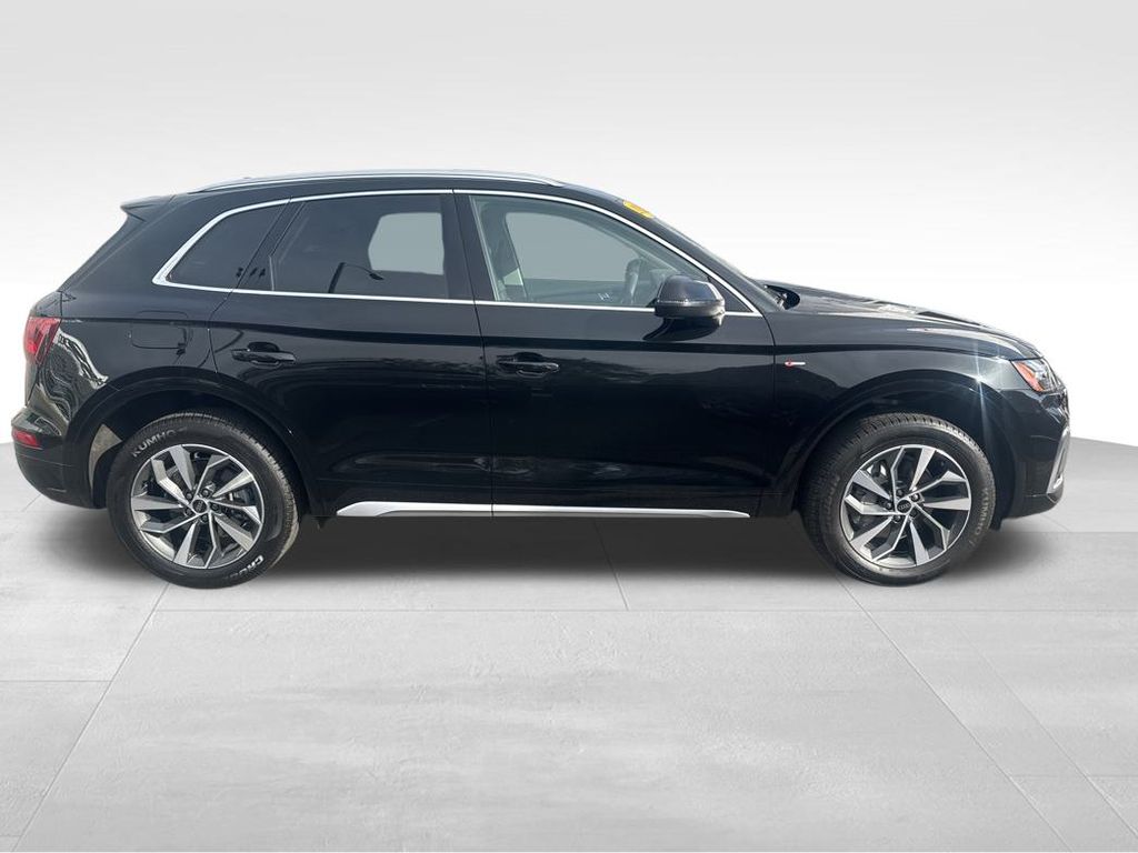 2024 Audi Q5 45 S line Premium photo 3