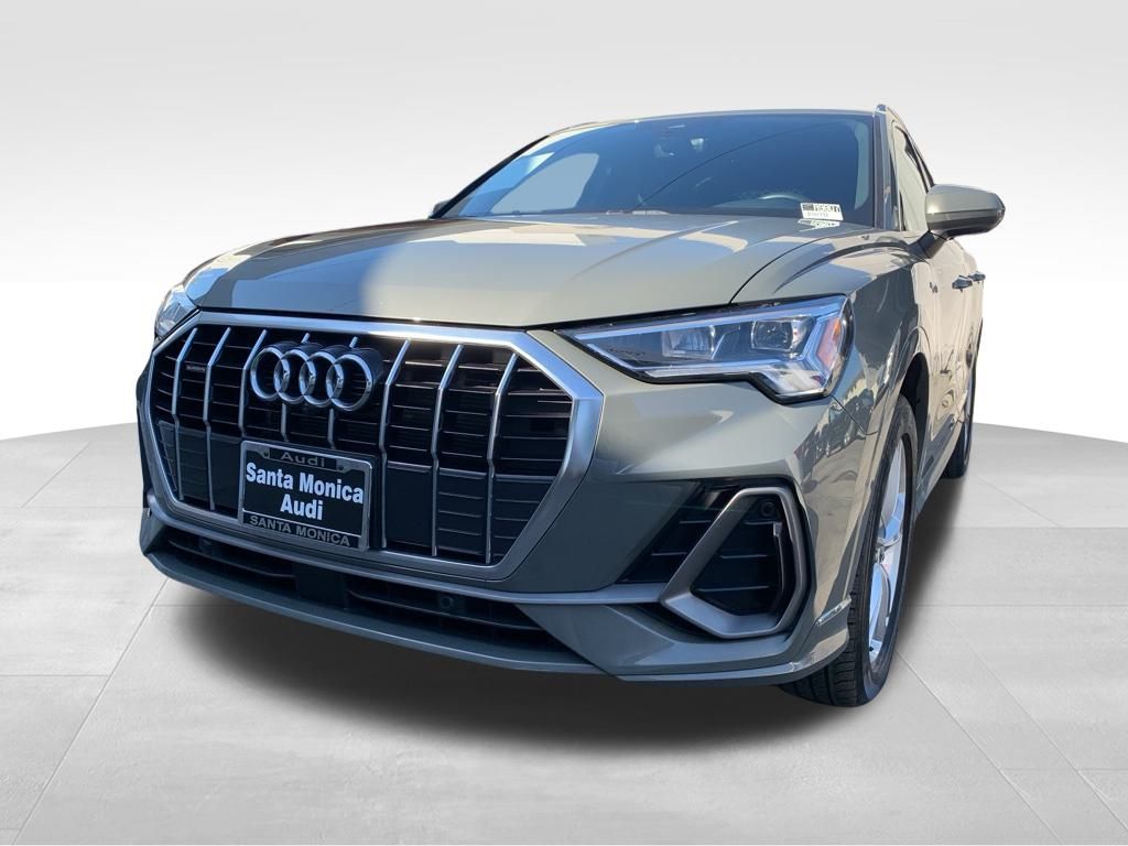2022 Audi Q3 S line Premium Plus photo 2