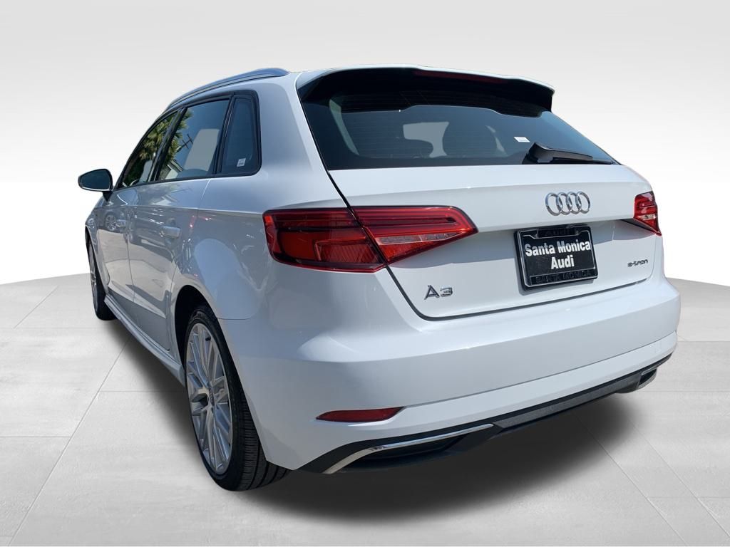 2018 Audi A3 E-tron Premium photo 3