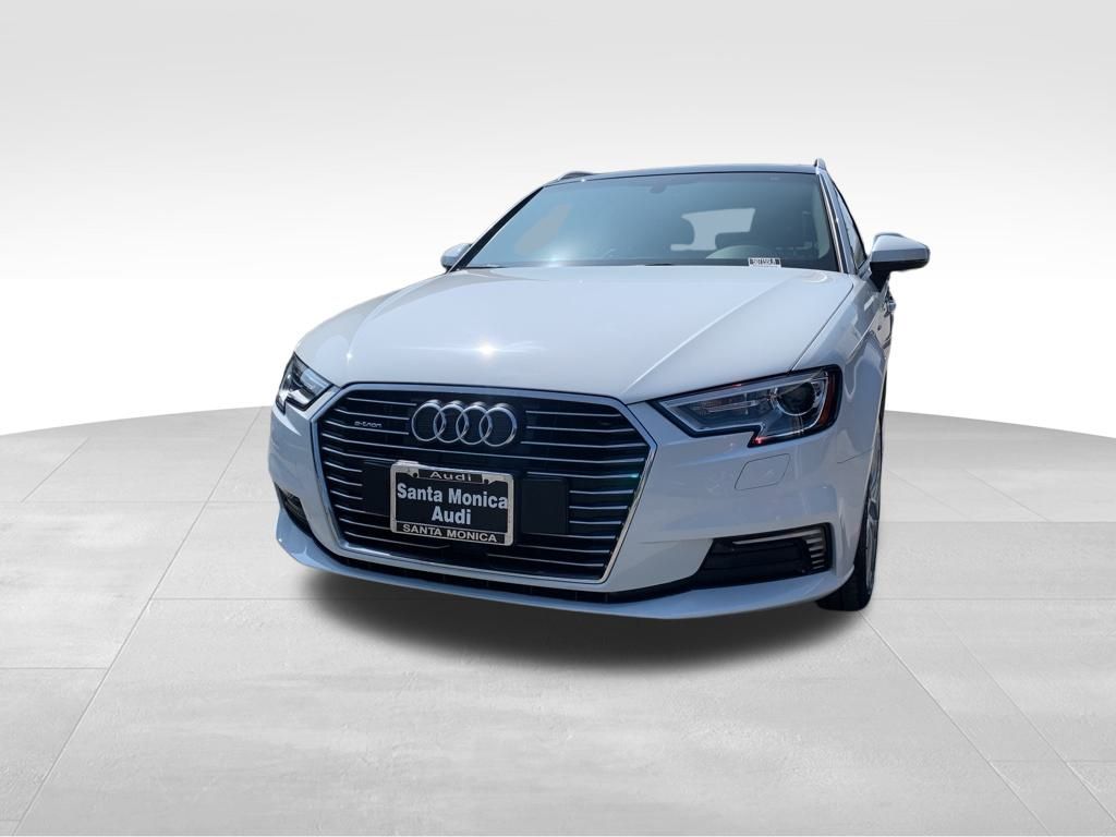 2018 Audi A3 E-tron Premium photo 2