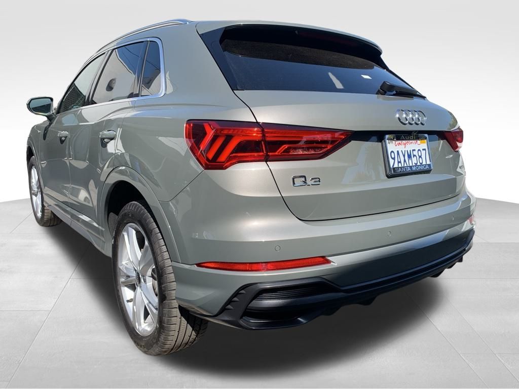 2022 Audi Q3 S line Premium Plus photo 3