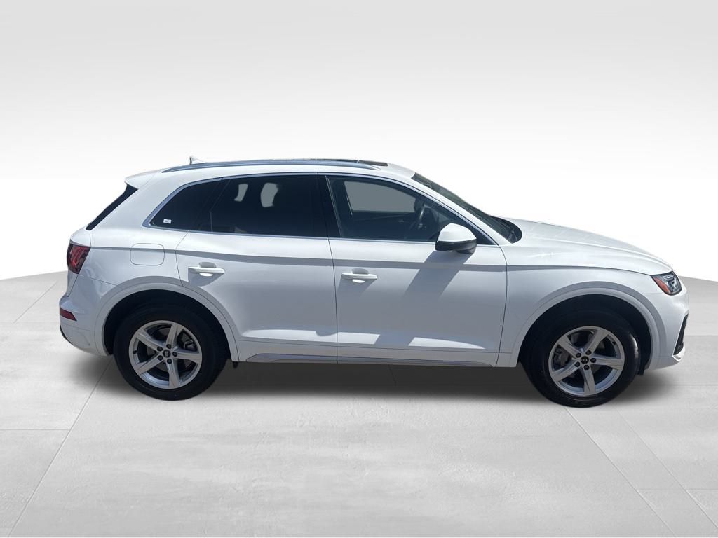 2022 Audi Q5 40 Premium photo 3