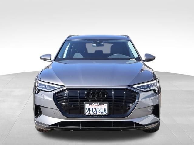 2023 Audi e-tron Premium Plus photo 2