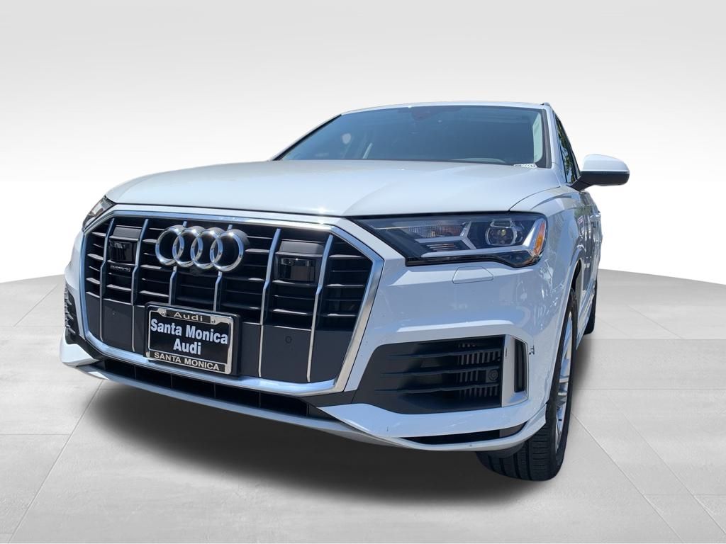 2022 Audi Q7 55 Premium Plus photo 2