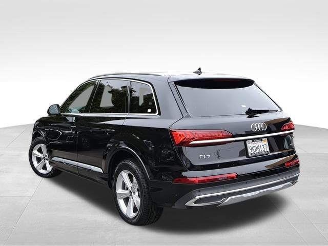 2024 Audi Q7 45 Premium photo 3