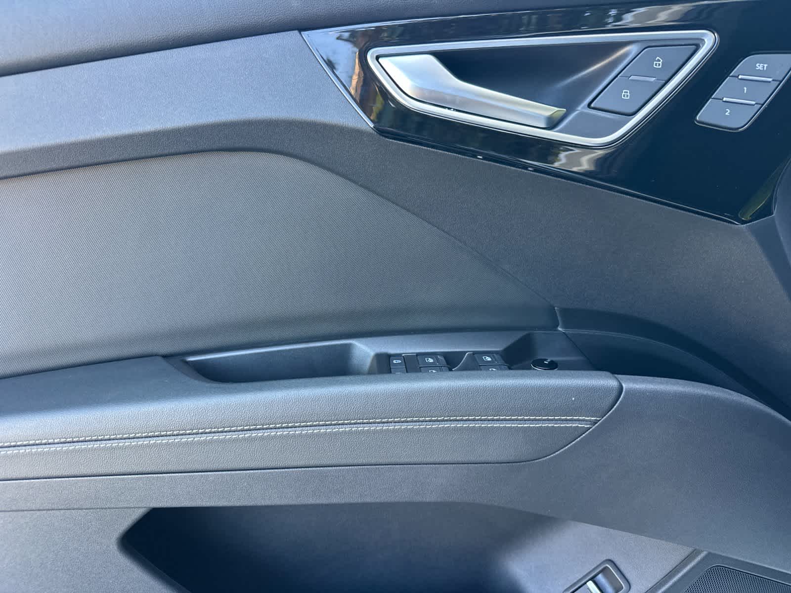 Thumbnail: 2023 Audi Q4 e-tron - 12