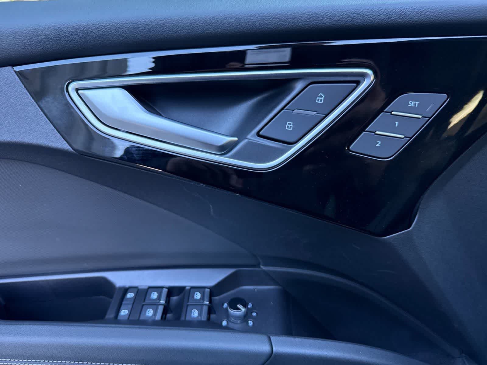 Thumbnail: 2024 Audi Q4 e-tron - 12