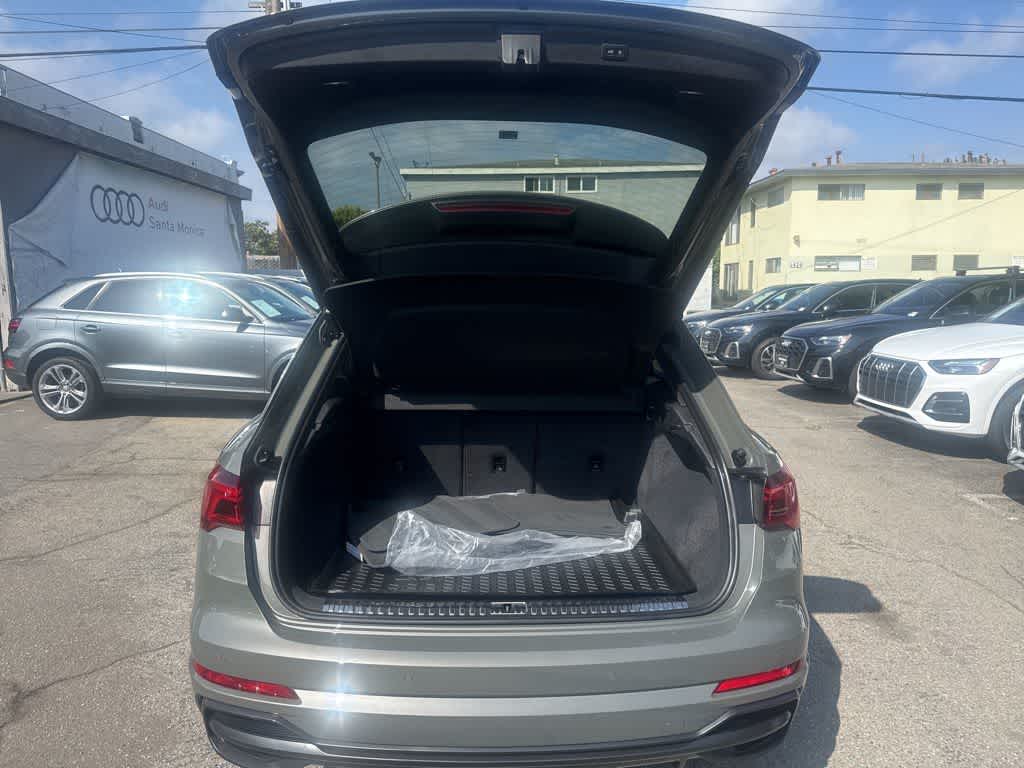 Thumbnail: 2022 Audi Q3 - 28