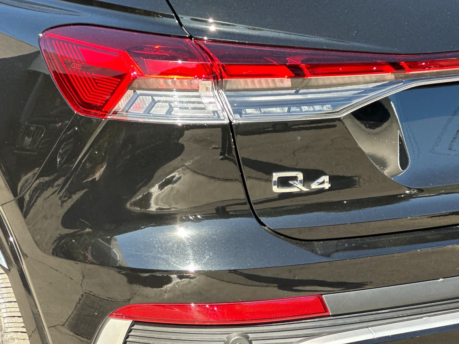 Thumbnail: 2023 Audi Q4 e-tron - 27