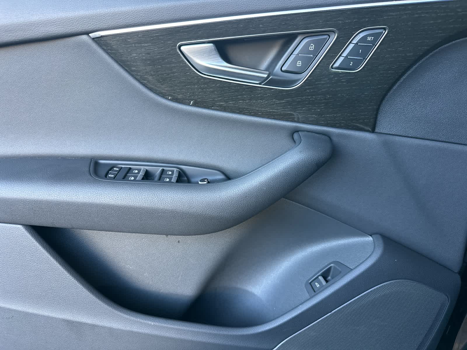 Thumbnail: 2025 Audi Q7 - 12