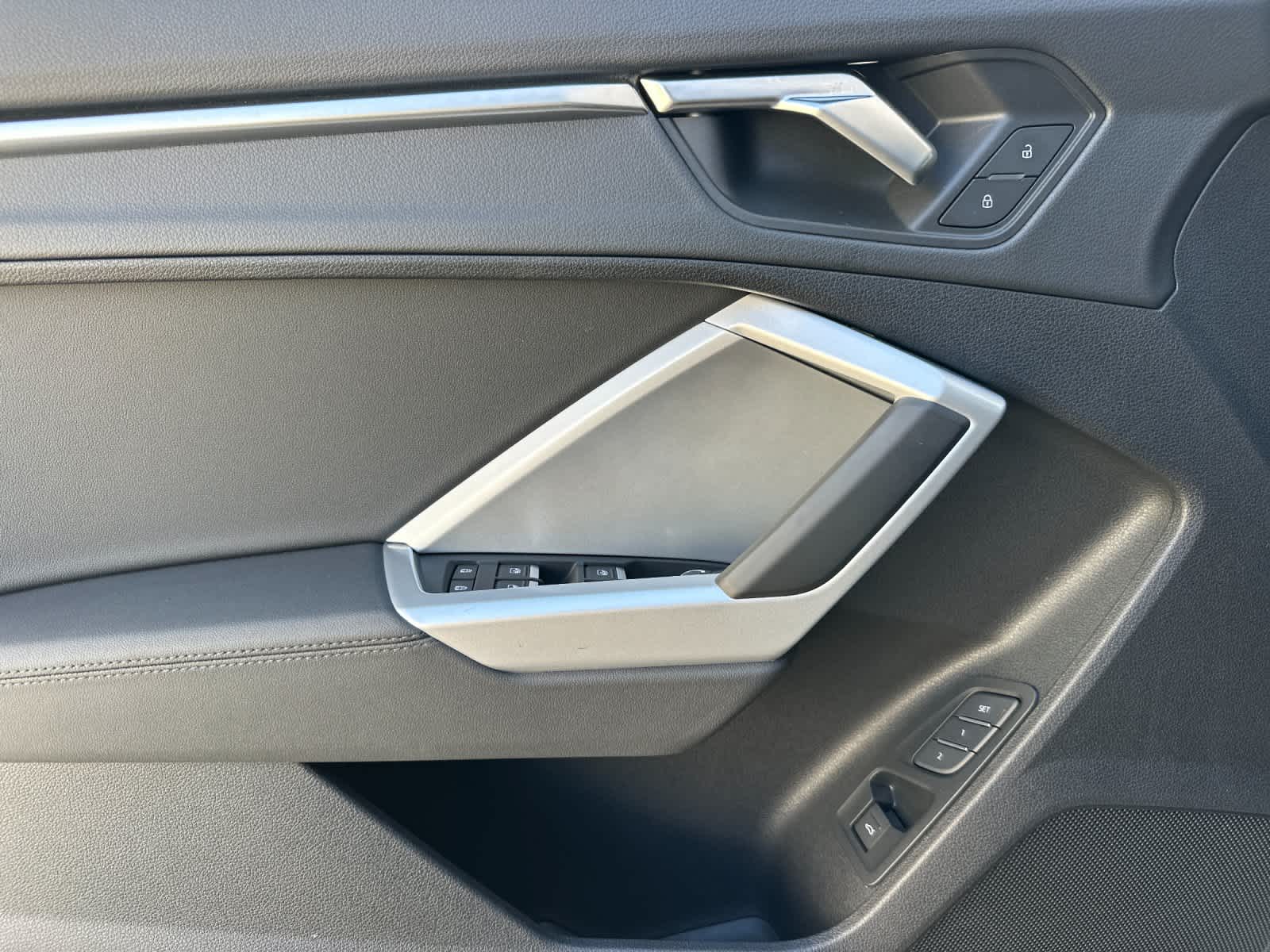 Thumbnail: 2025 Audi Q3 - 12