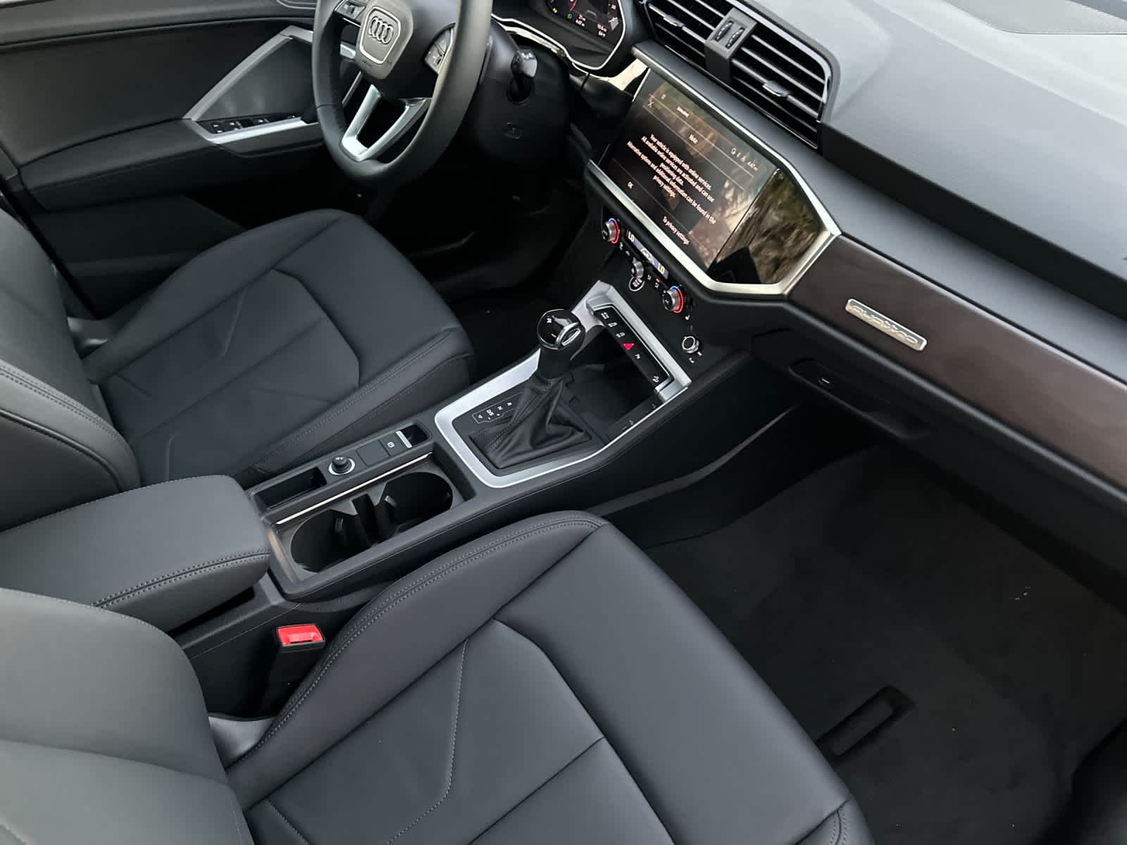 Thumbnail: 2025 Audi Q3 - 16