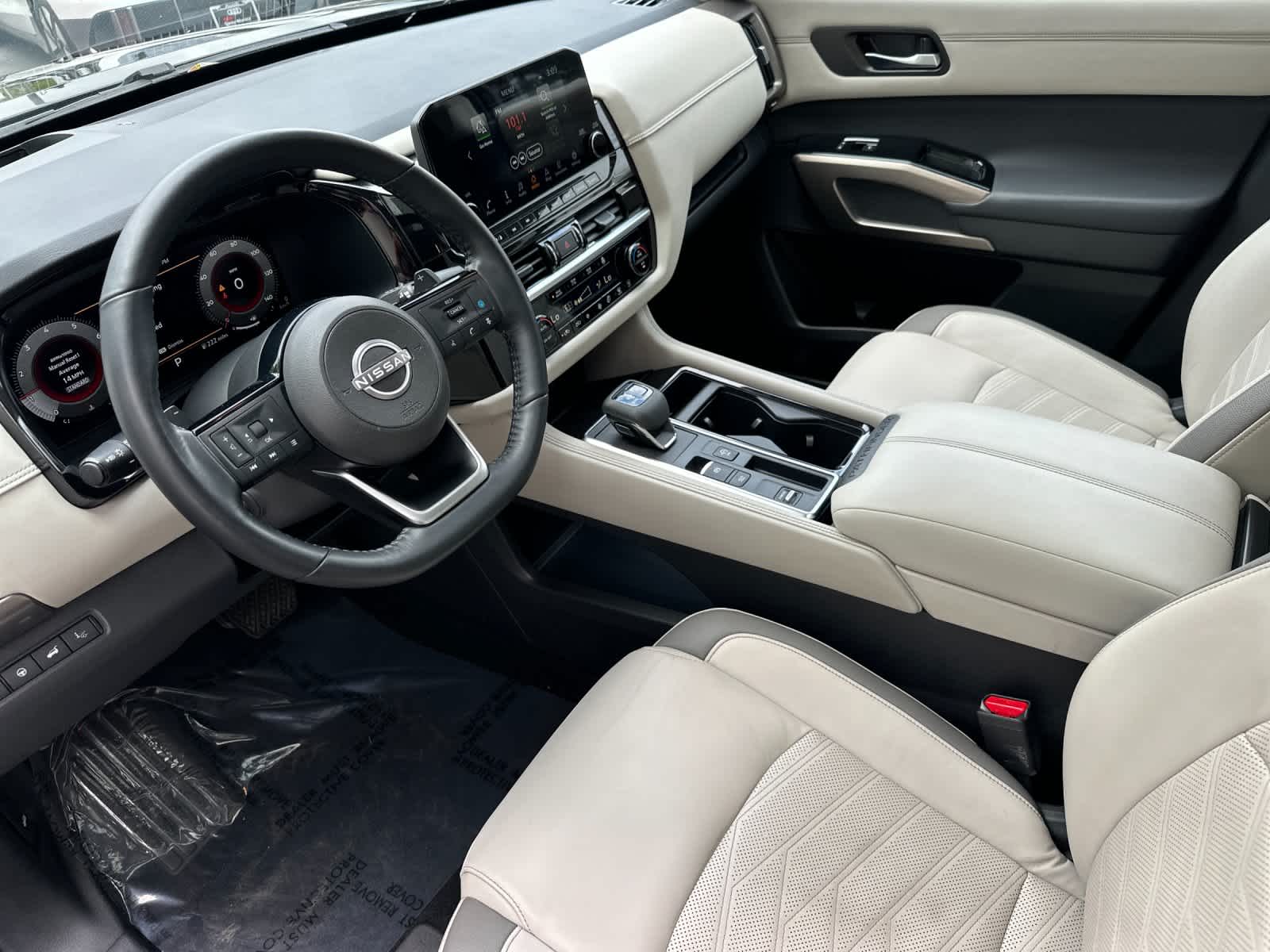 Thumbnail: 2022 Nissan Pathfinder - 10