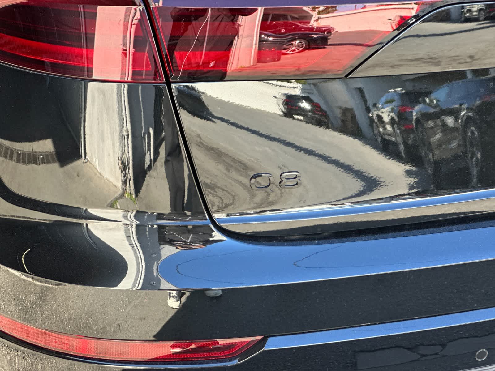 Thumbnail: 2026 Audi Q8 - 28