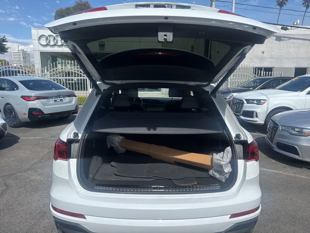 Thumbnail: 2023 Audi Q3 - 36