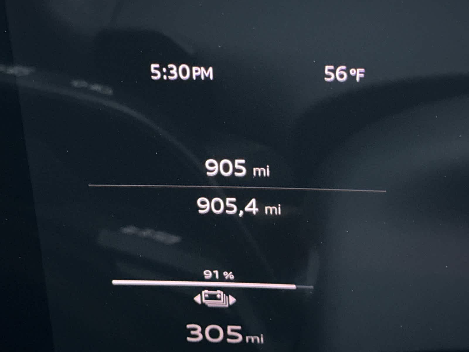 Thumbnail: 2025 Audi e-tron - 25