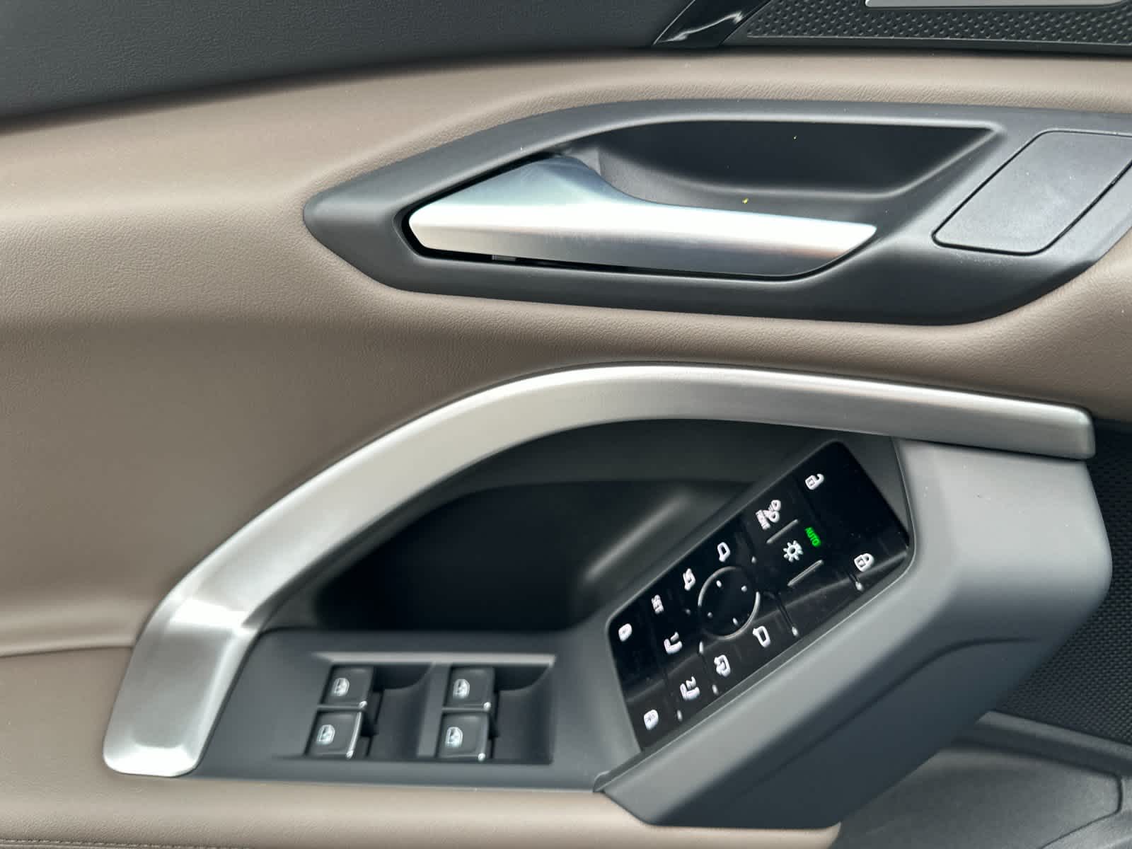 Thumbnail: 2025 Audi Q5 - 12