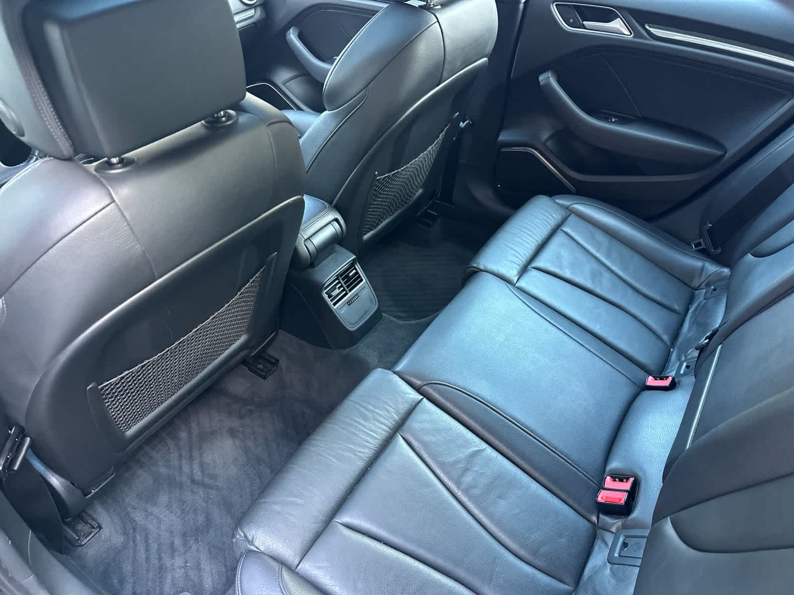 Thumbnail: 2018 Audi A3 e-tron - 4