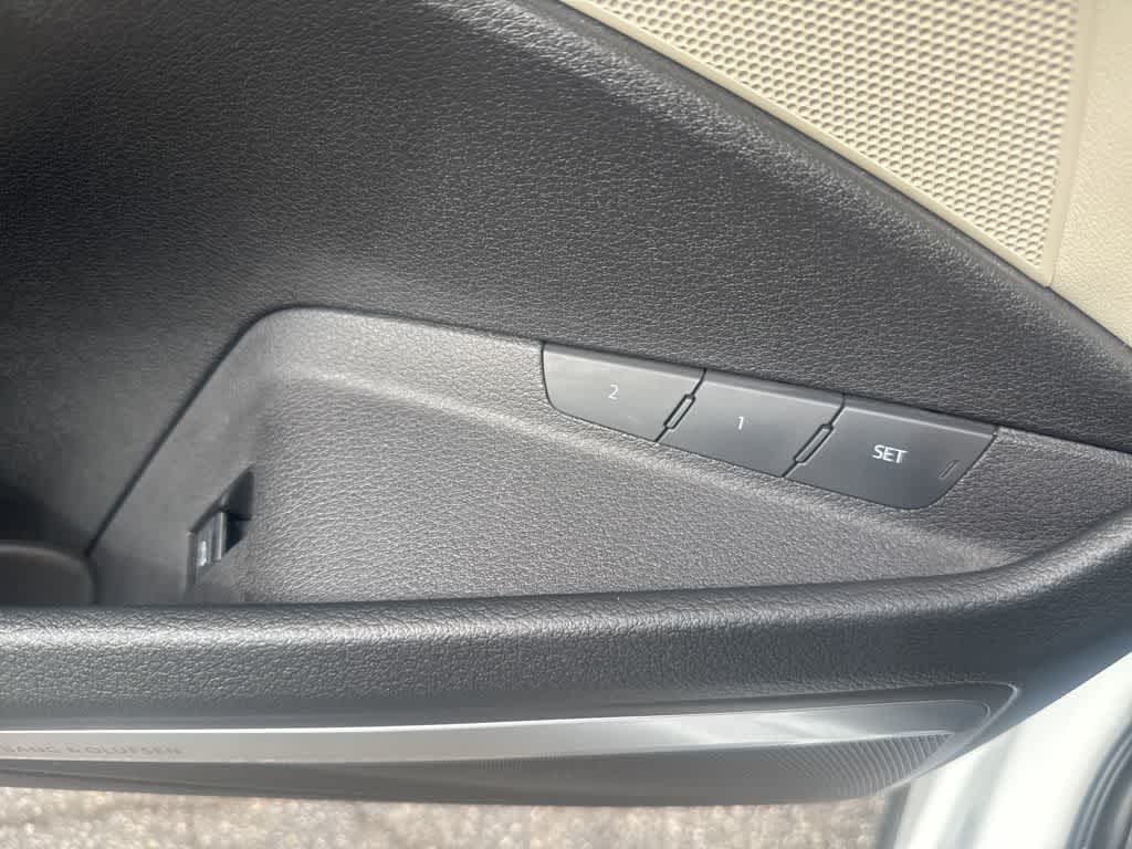 Thumbnail: 2024 Audi Q8 e-tron - 26