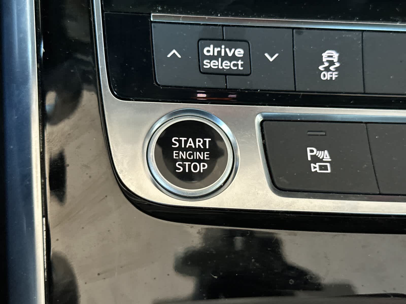 Thumbnail: 2025 Audi Q7 - 23