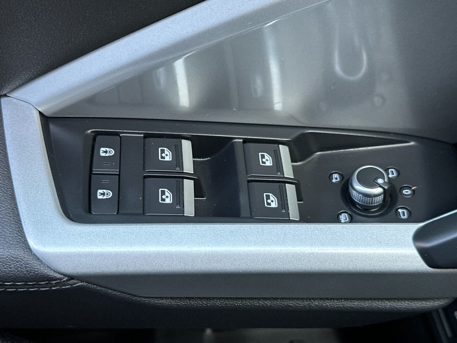 Thumbnail: 2023 Audi Q3 - 13