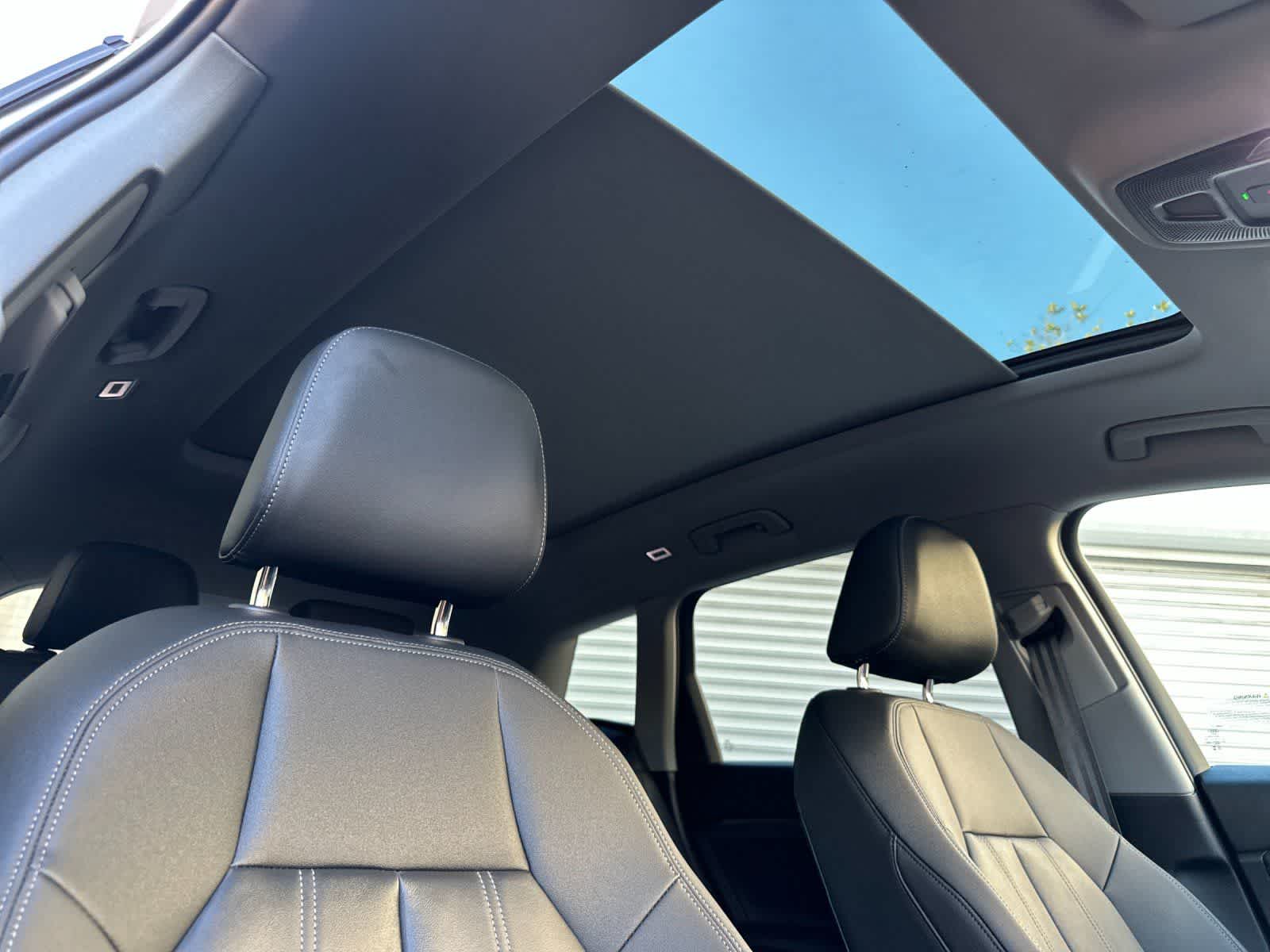 Thumbnail: 2025 Audi Q6 e-tron - 18