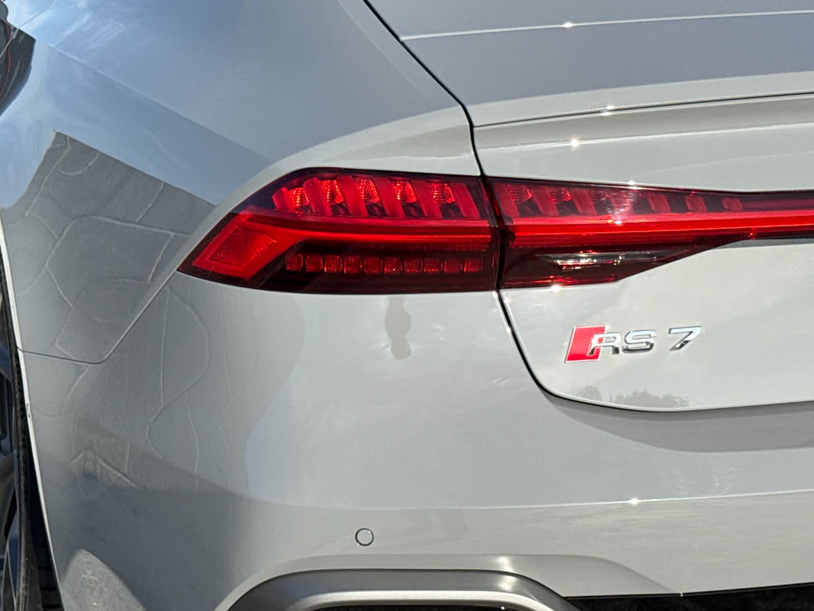 Thumbnail: 2025 Audi RS 7 - 27