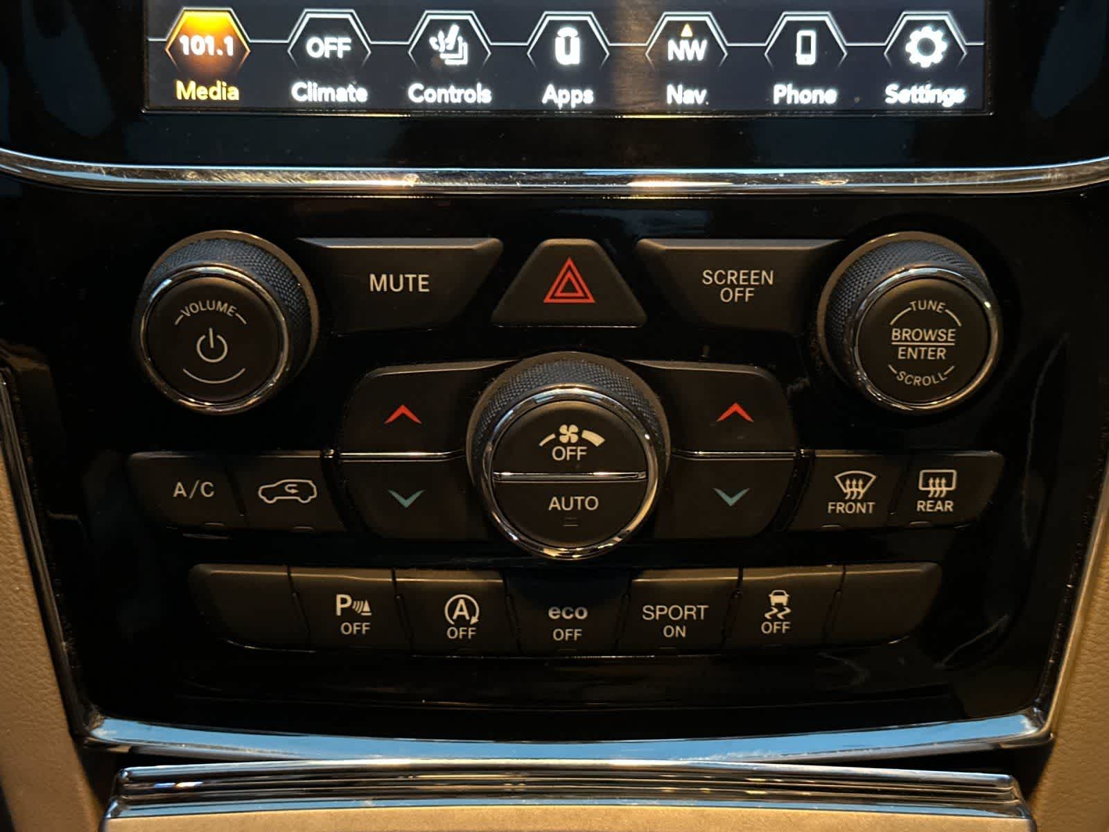 Thumbnail: 2020 Jeep Grand Cherokee - 21