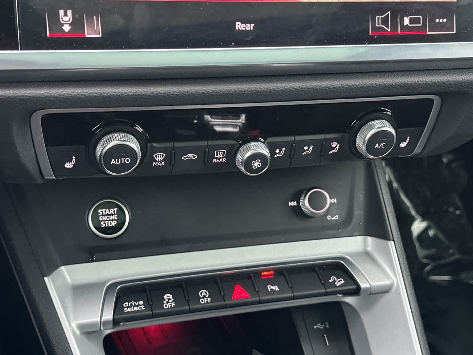 Thumbnail: 2023 Audi Q3 - 18