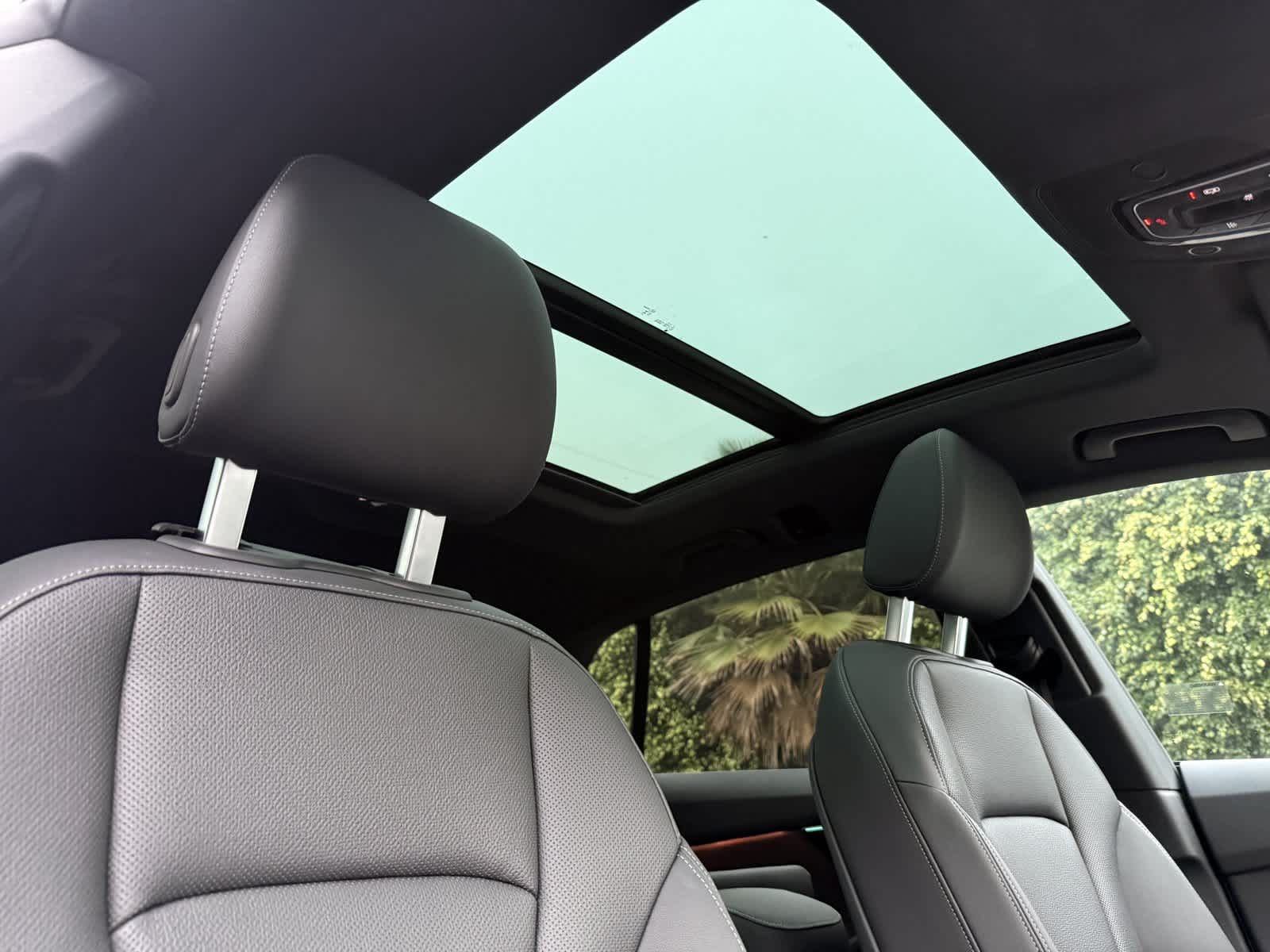 Thumbnail: 2025 Audi Q8 - 15