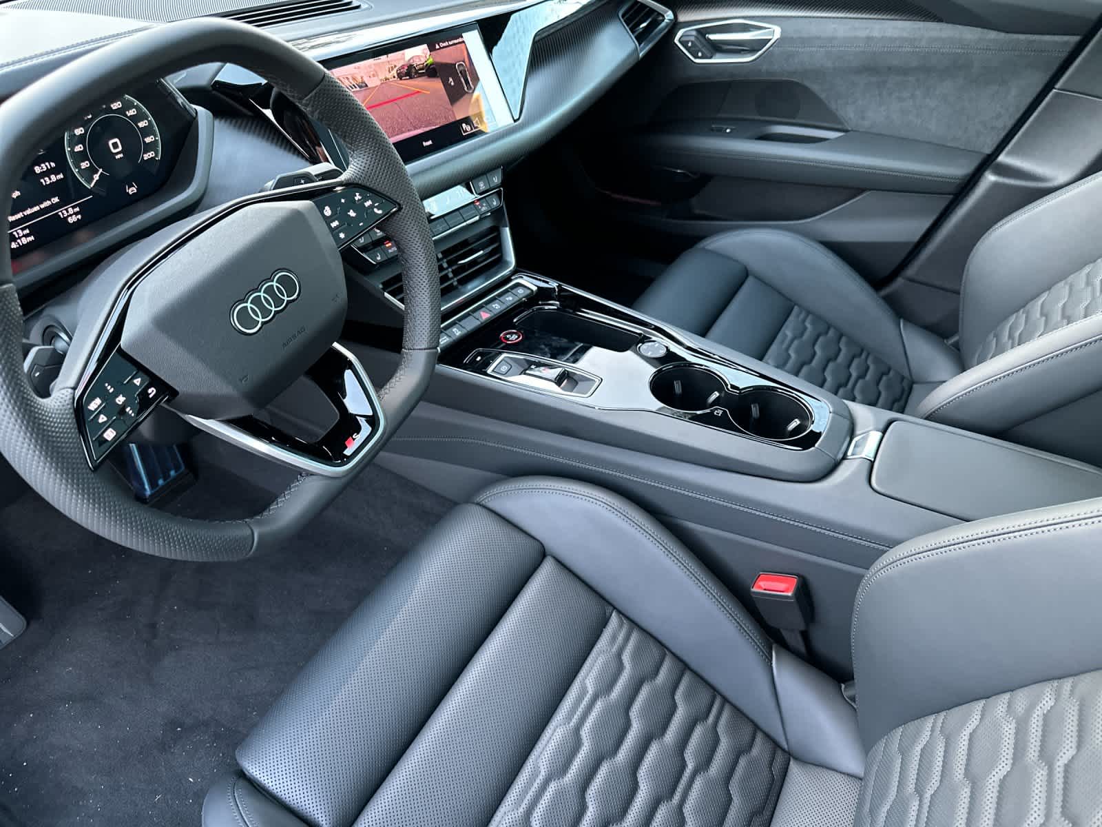 Thumbnail: 2026 Audi e-tron GT - 11