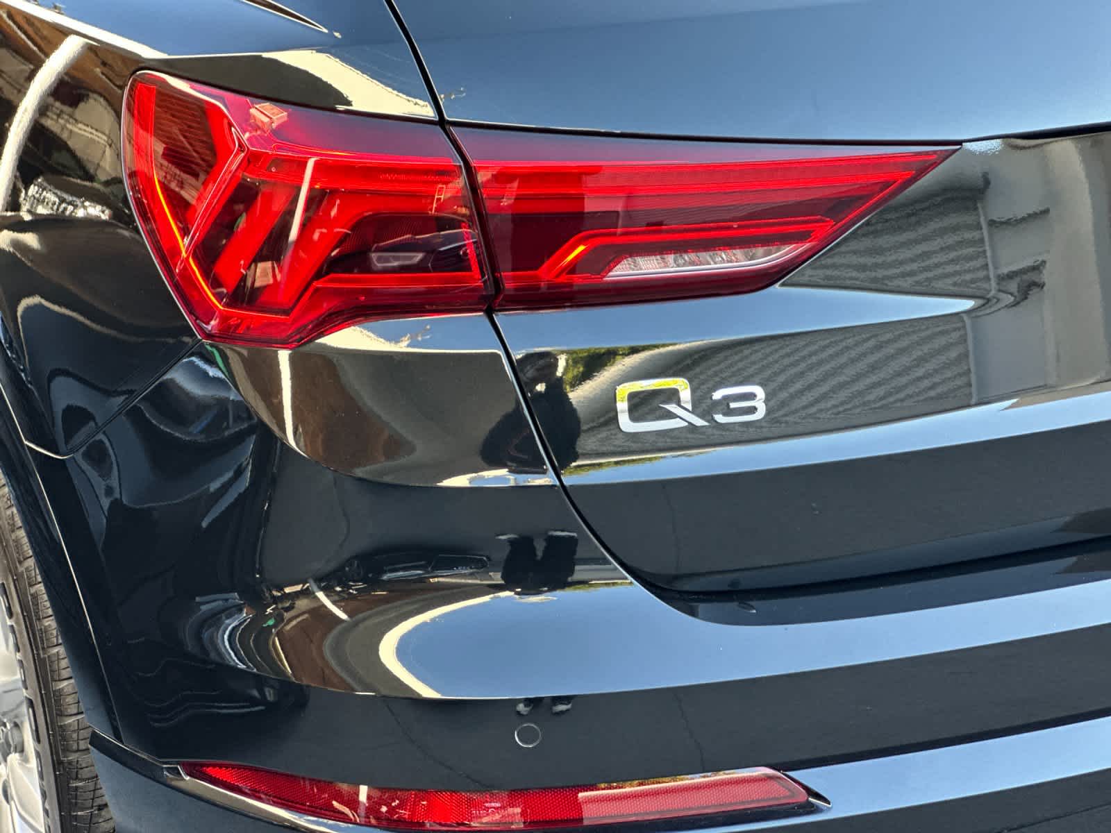 Thumbnail: 2025 Audi Q3 - 27