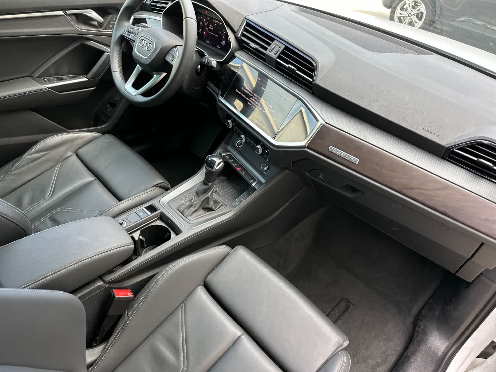 Thumbnail: 2025 Audi Q3 - 16