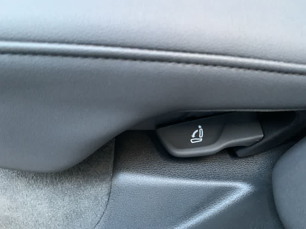 Thumbnail: 2023 Audi Q5 - 23