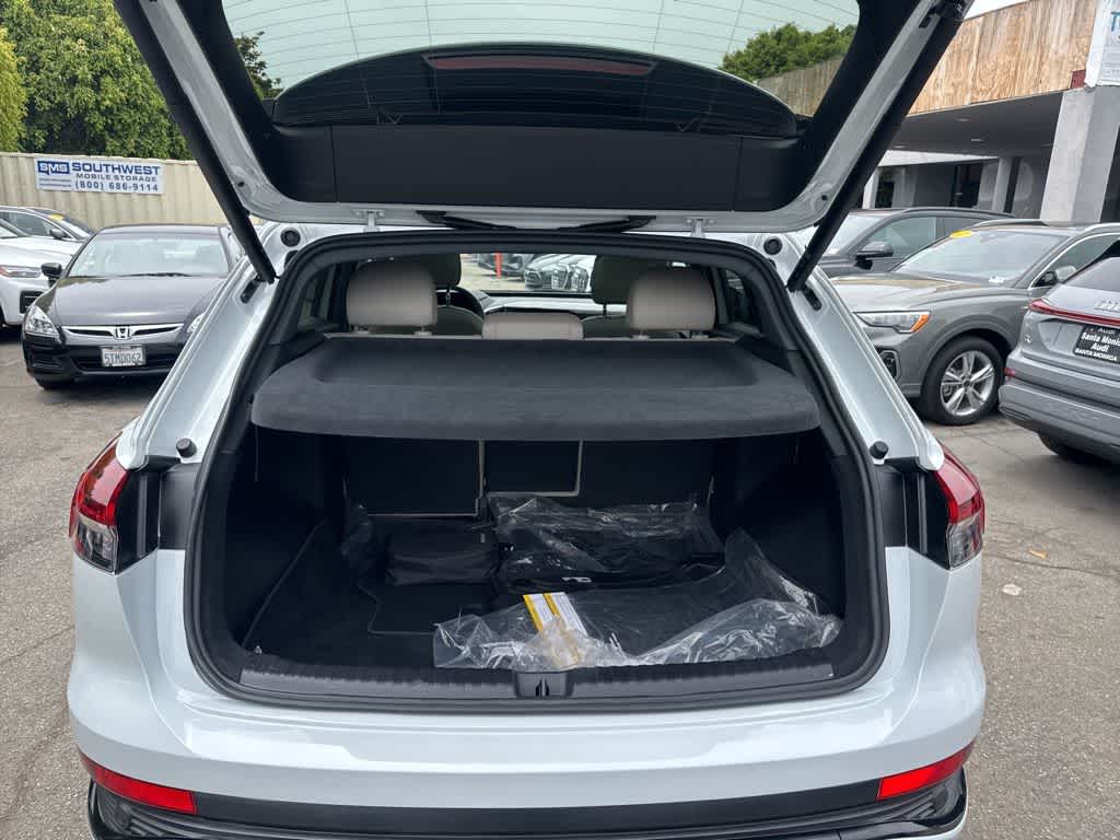 Thumbnail: 2024 Audi Q4 e-tron - 28