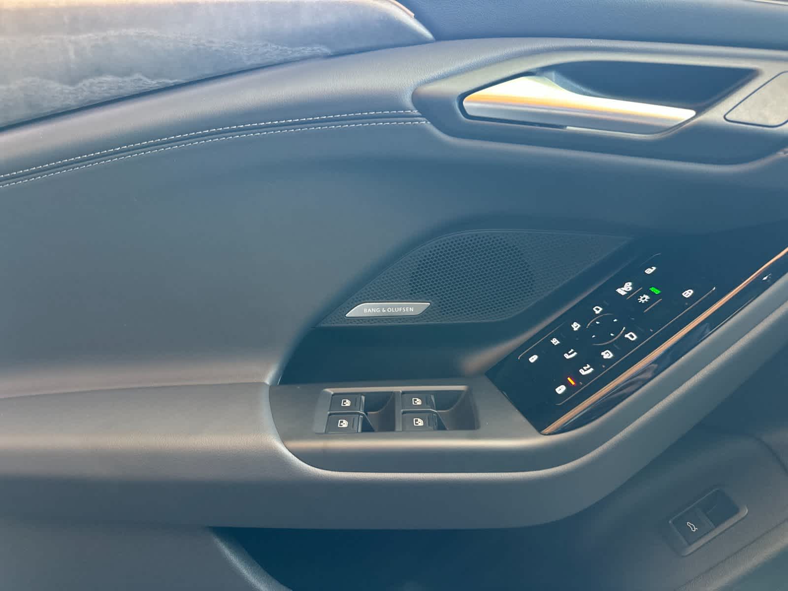 Thumbnail: 2025 Audi e-tron - 12
