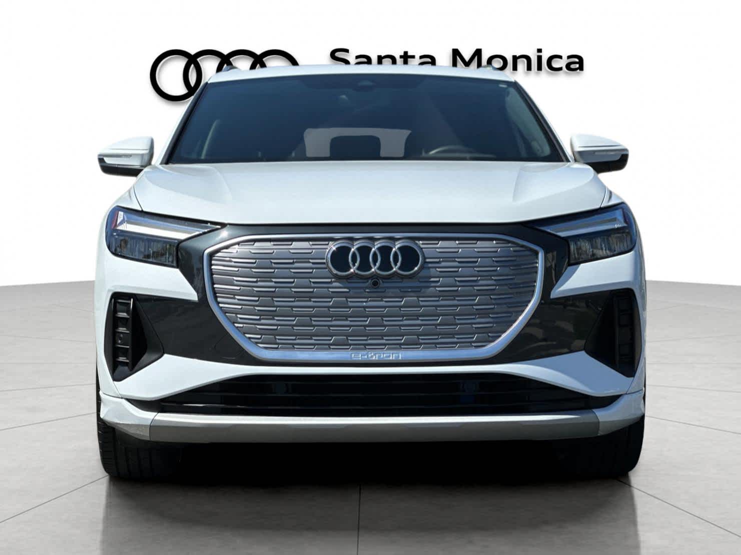 Thumbnail: 2023 Audi Q4 e-tron - 10