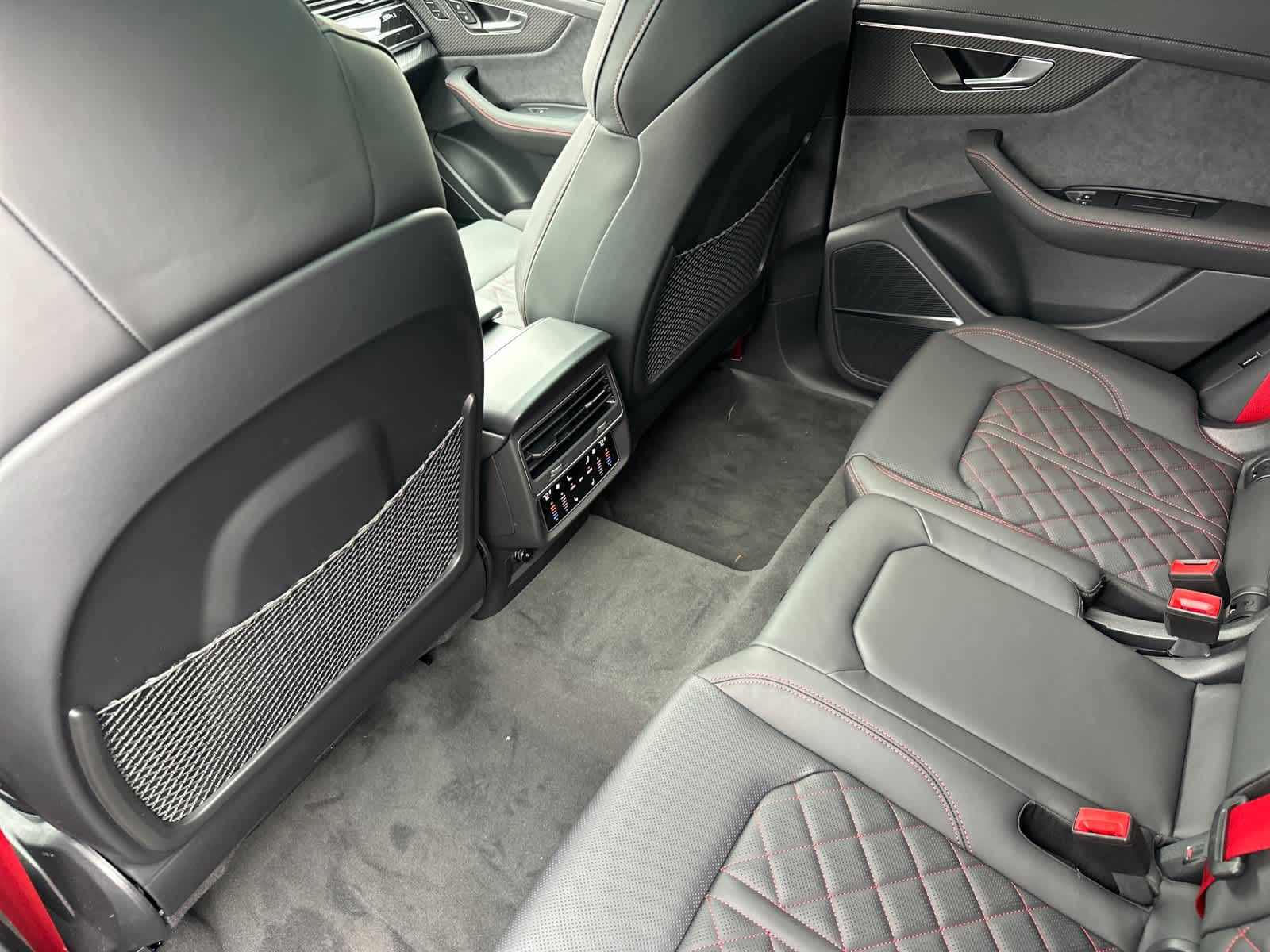 Thumbnail: 2026 Audi SQ8 - 4