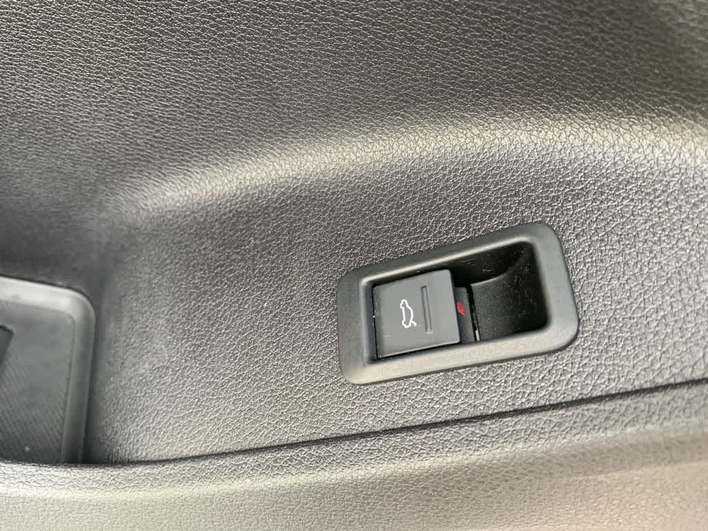 Thumbnail: 2020 Audi Q3 - 21