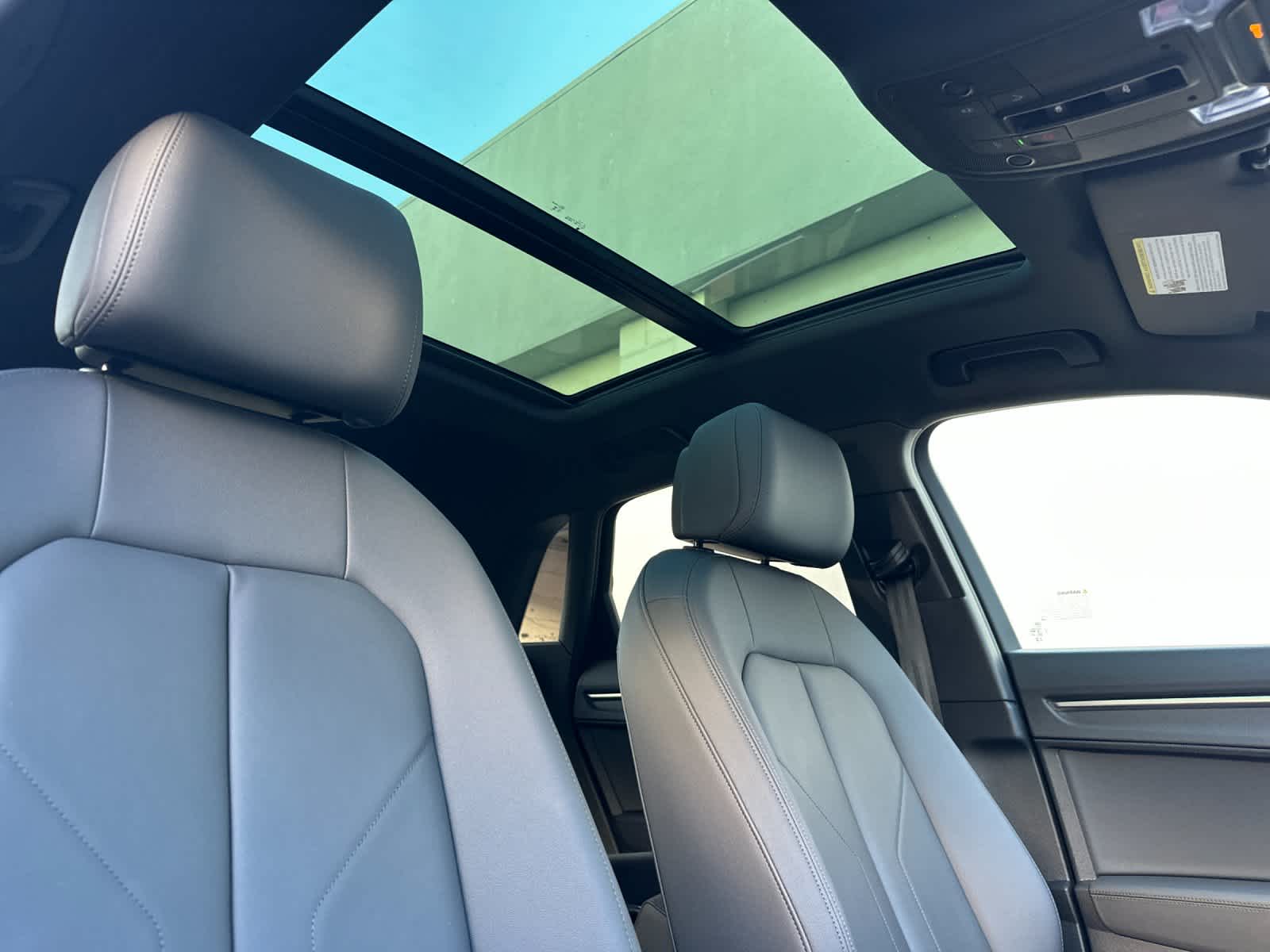 Thumbnail: 2025 Audi Q3 - 17