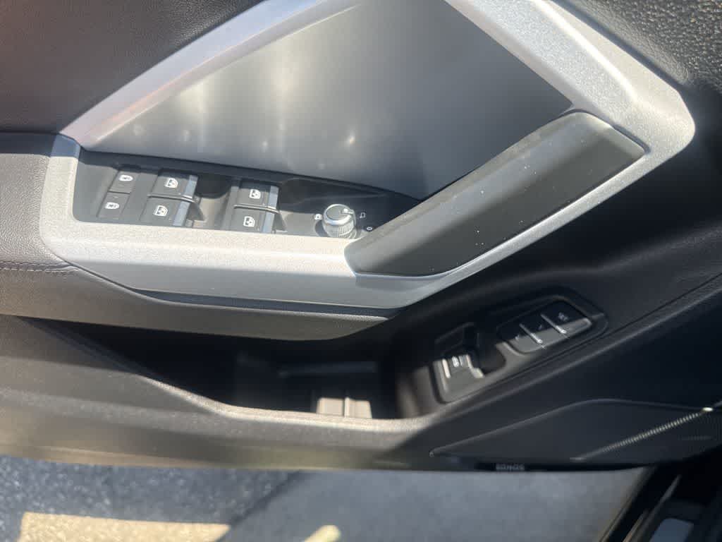 Thumbnail: 2023 Audi Q3 - 28