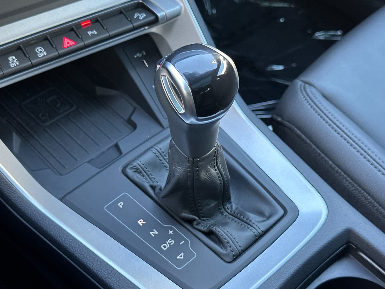 Thumbnail: 2025 Audi Q3 - 21